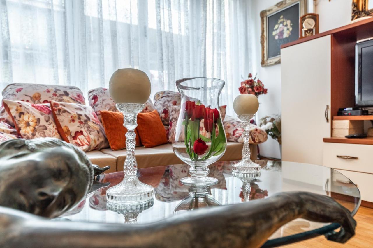Vintage&warm 2BR apartament in Tirana Bagian luar foto