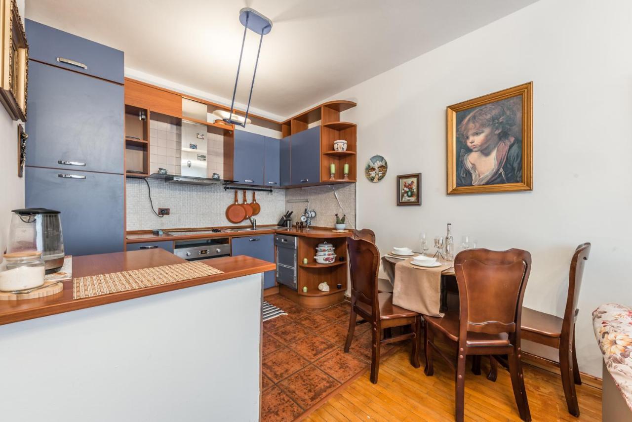 Vintage&warm 2BR apartament in Tirana Bagian luar foto