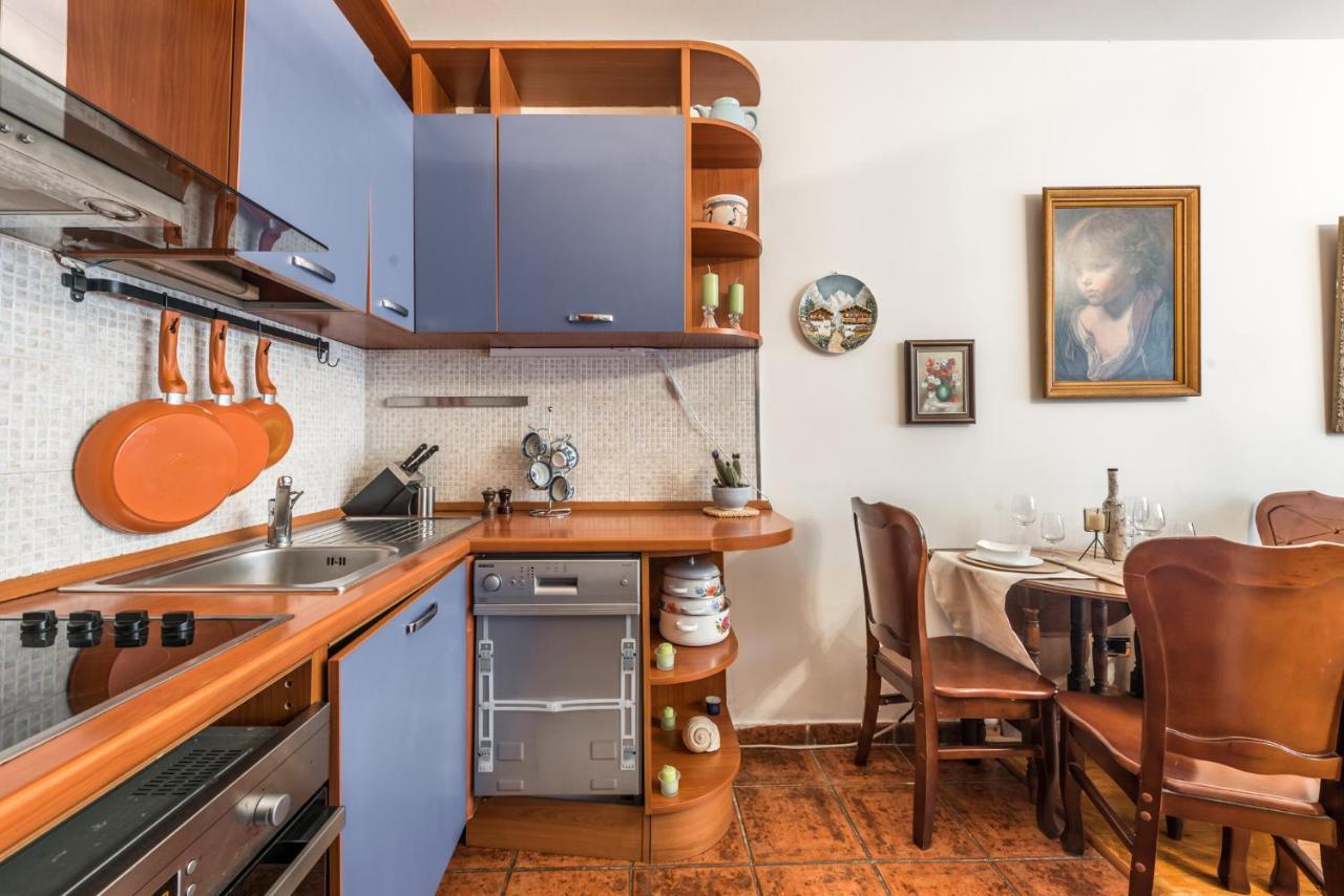 Vintage&warm 2BR apartament in Tirana Bagian luar foto