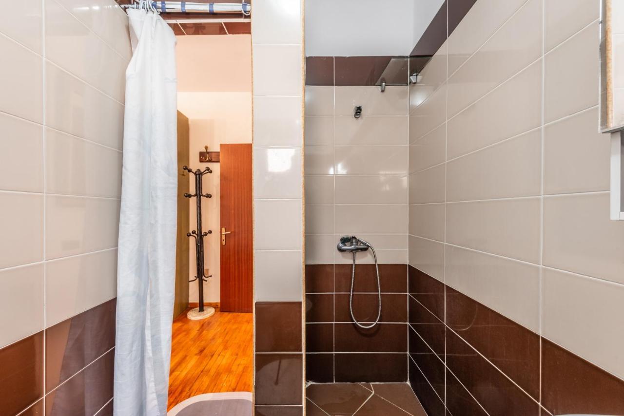 Vintage&warm 2BR apartament in Tirana Bagian luar foto